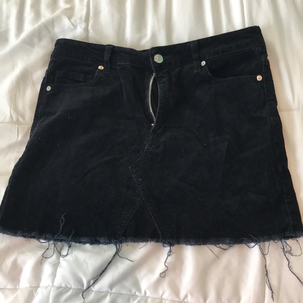 F21 Black Mini Skirt in size 27